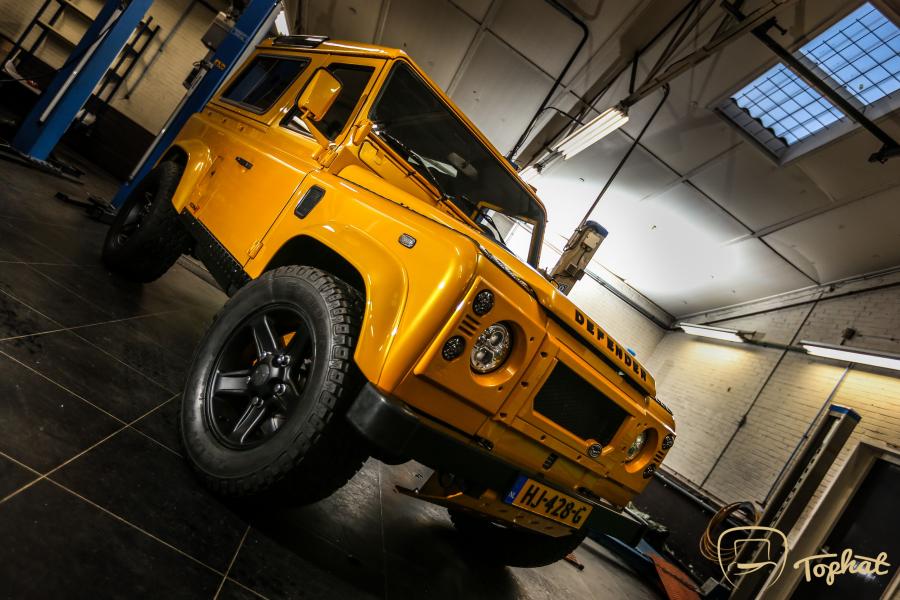  Land Rover Defender 90 by TopHat Classics 2017 года  (фото 12 из 68)
